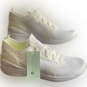 NWT Evolve 24/7 by Easy-Spirit Woman’s 9W